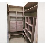 Гардеробная комната из кладовки.